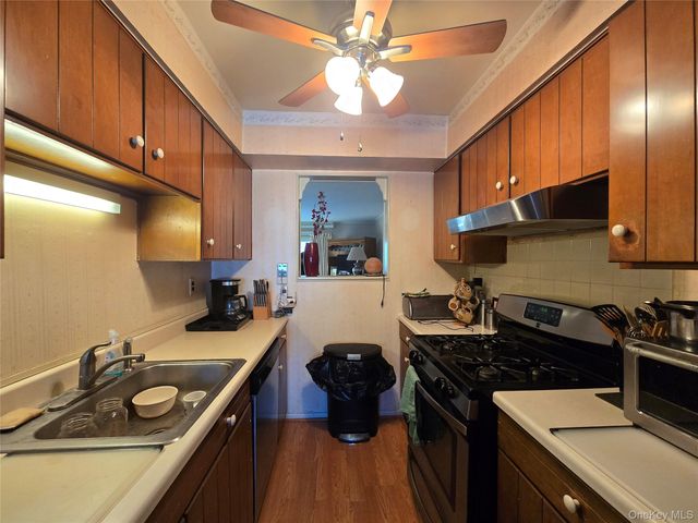 34 Hampton Court, Middletown, NY 10941