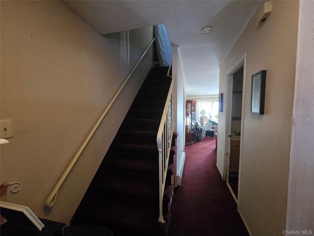 34 Hampton Court, Middletown, NY 10941