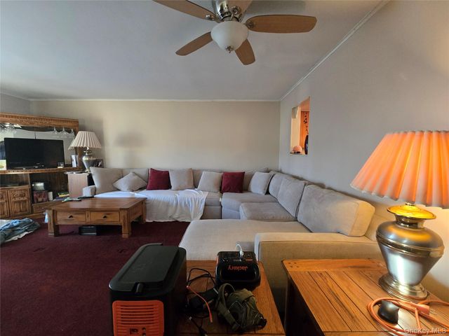 34 Hampton Court, Middletown, NY 10941