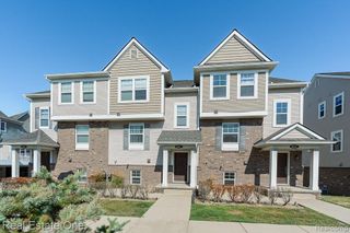 4637 Bradley Circle, Troy, MI 48085