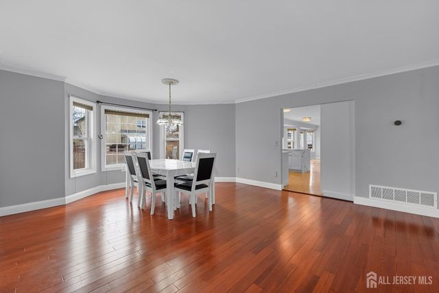 8 Danny Court, North Brunswick, NJ 08902