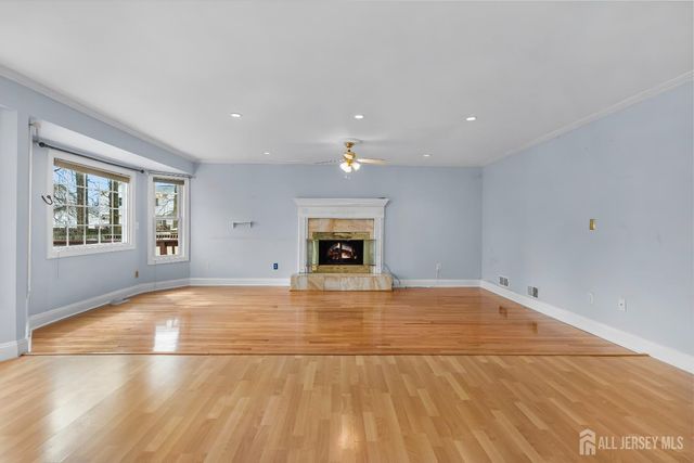 8 Danny Court, North Brunswick, NJ 08902