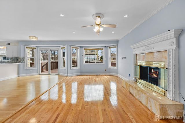 8 Danny Court, North Brunswick, NJ 08902