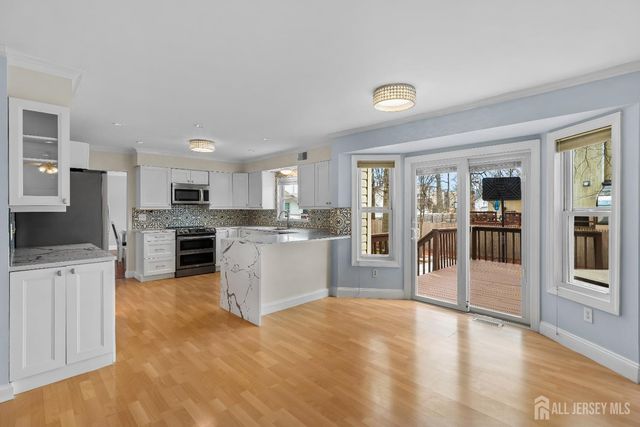 8 Danny Court, North Brunswick, NJ 08902