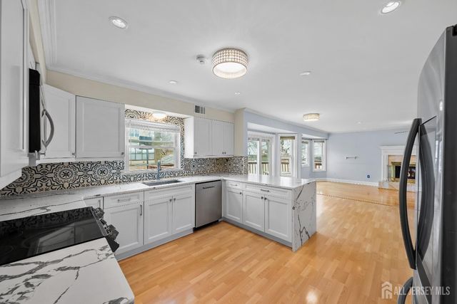 8 Danny Court, North Brunswick, NJ 08902