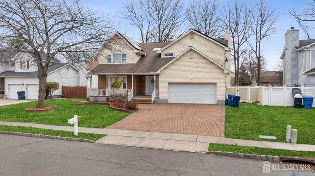 8 Danny Court, North Brunswick, NJ 08902