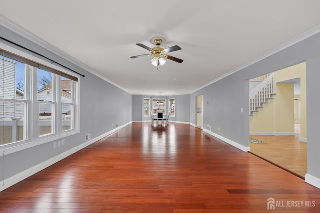 8 Danny Court, North Brunswick, NJ 08902