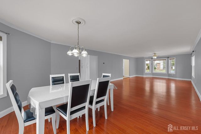 8 Danny Court, North Brunswick, NJ 08902