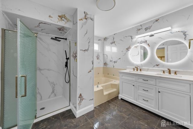 8 Danny Court, North Brunswick, NJ 08902