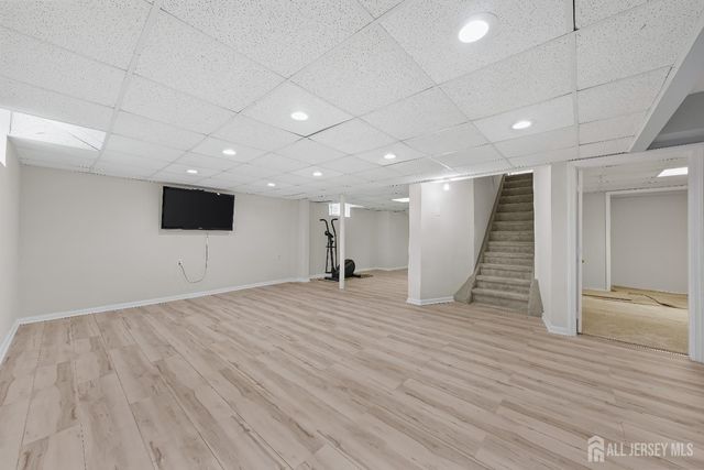 8 Danny Court, North Brunswick, NJ 08902