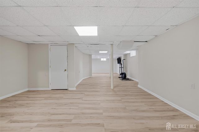 8 Danny Court, North Brunswick, NJ 08902