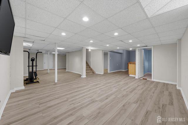 8 Danny Court, North Brunswick, NJ 08902