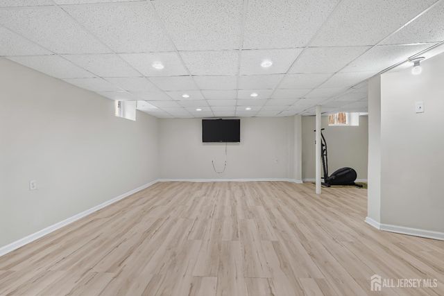 8 Danny Court, North Brunswick, NJ 08902