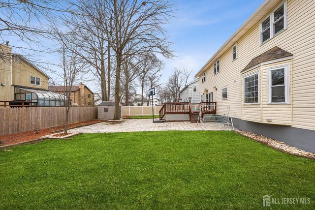 8 Danny Court, North Brunswick, NJ 08902