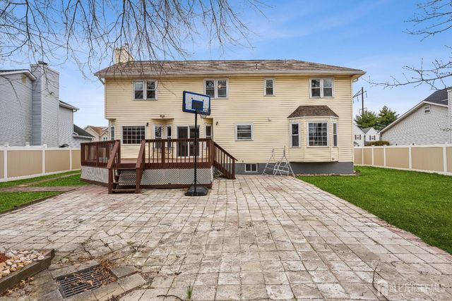 8 Danny Court, North Brunswick, NJ 08902