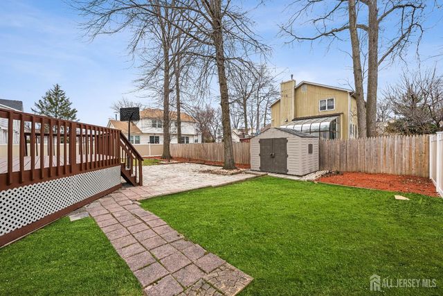 8 Danny Court, North Brunswick, NJ 08902