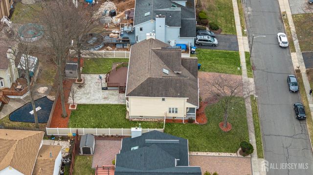 8 Danny Court, North Brunswick, NJ 08902