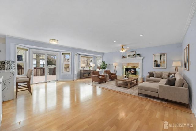 8 Danny Court, North Brunswick, NJ 08902