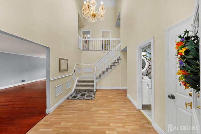 8 Danny Court, North Brunswick, NJ 08902