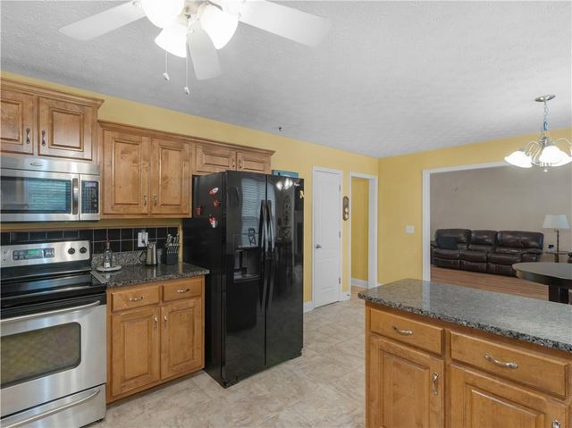 3504 Pebble Brook Lane, Stockbridge, GA 30281