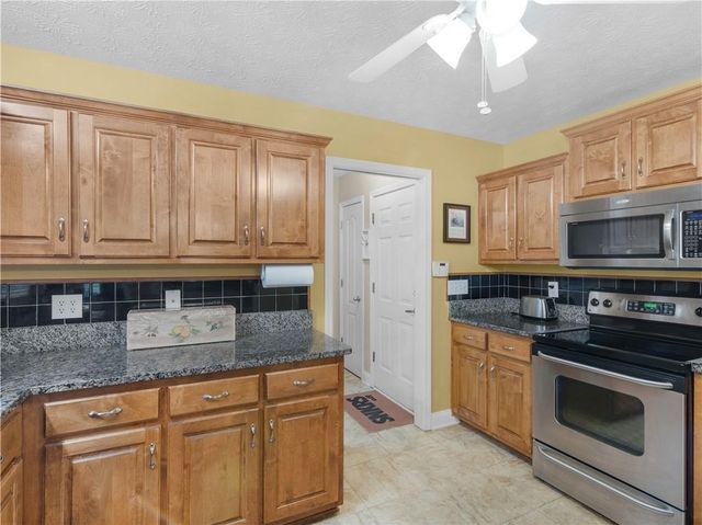 3504 Pebble Brook Lane, Stockbridge, GA 30281