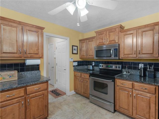 3504 Pebble Brook Lane, Stockbridge, GA 30281