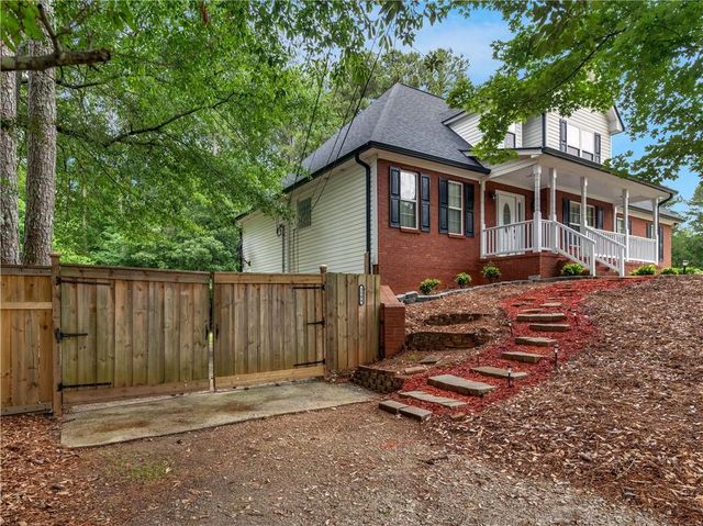 3504 Pebble Brook Lane, Stockbridge, GA 30281