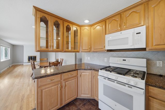159 Mountainview Rd, East Longmeadow, MA 01020