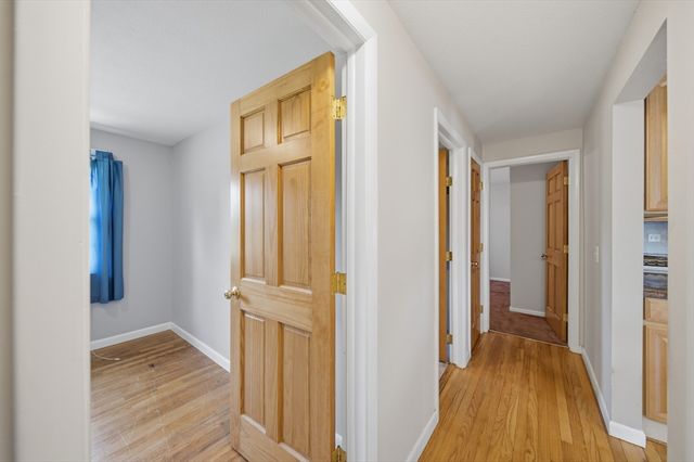 159 Mountainview Rd, East Longmeadow, MA 01020