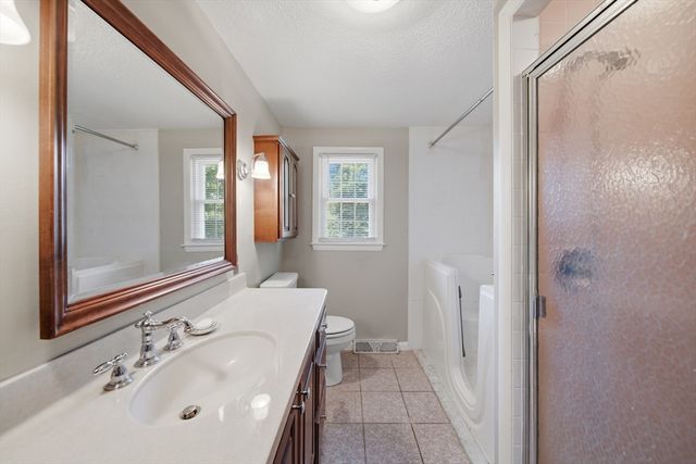159 Mountainview Rd, East Longmeadow, MA 01020