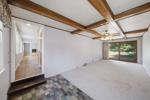 159 Mountainview Rd, East Longmeadow, MA 01020
