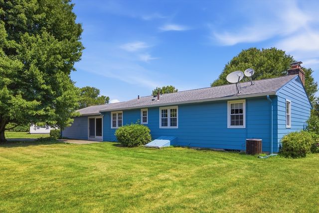 159 Mountainview Rd, East Longmeadow, MA 01020