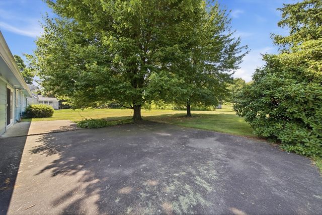 159 Mountainview Rd, East Longmeadow, MA 01020