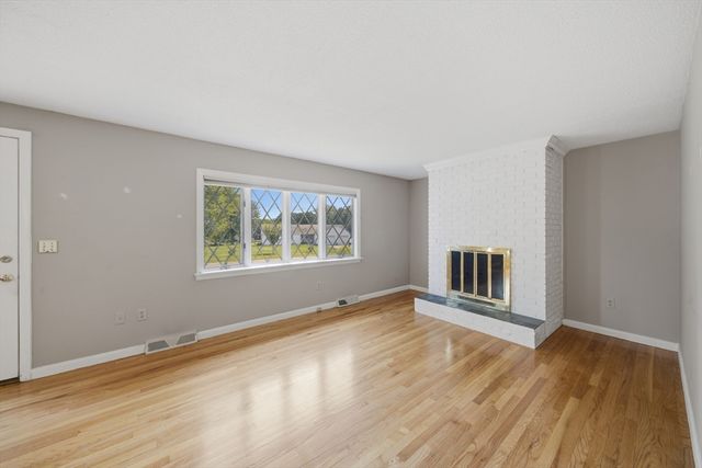 159 Mountainview Rd, East Longmeadow, MA 01020