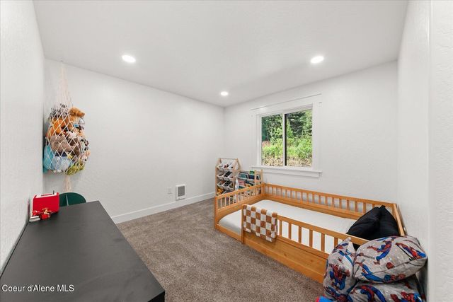 4595 W Kidd Island Rd, Coeur D'alene, ID 83814