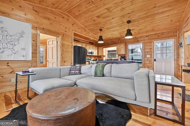 89 N Whitepath Circle, Ellijay, GA 30540