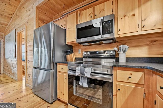 89 N Whitepath Circle, Ellijay, GA 30540