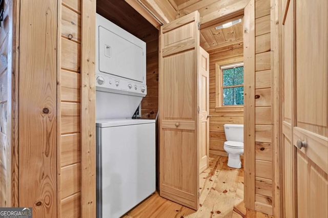 89 N Whitepath Circle, Ellijay, GA 30540