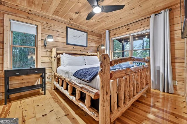 89 N Whitepath Circle, Ellijay, GA 30540