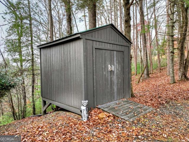 89 N Whitepath Circle, Ellijay, GA 30540