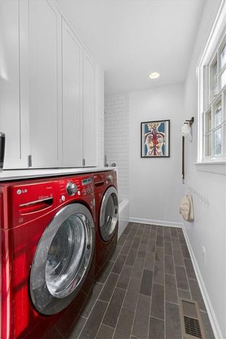 2902 W 71st Terrace, Prairie Village, KS 66208