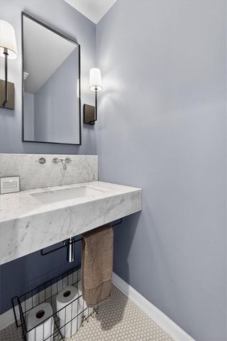 2902 W 71st Terrace, Prairie Village, KS 66208