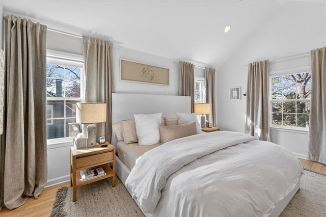 2902 W 71st Terrace, Prairie Village, KS 66208