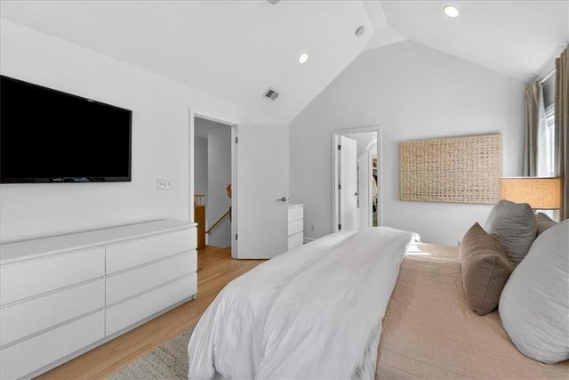 2902 W 71st Terrace, Prairie Village, KS 66208