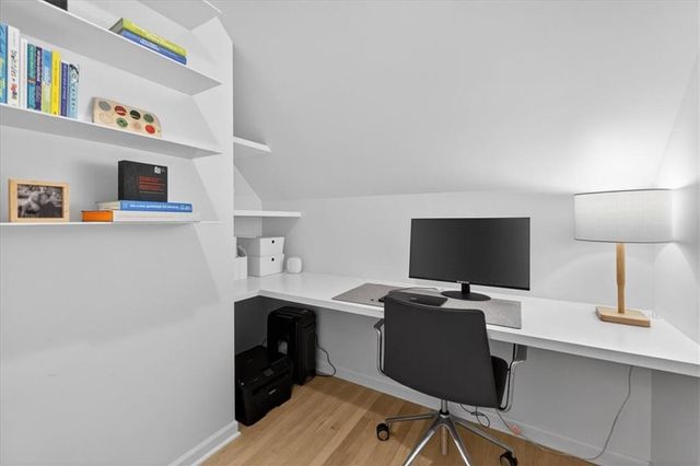 2902 W 71st Terrace, Prairie Village, KS 66208