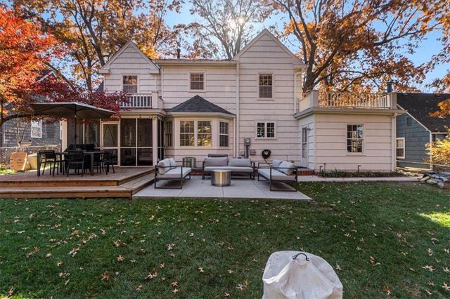 2902 W 71st Terrace, Prairie Village, KS 66208