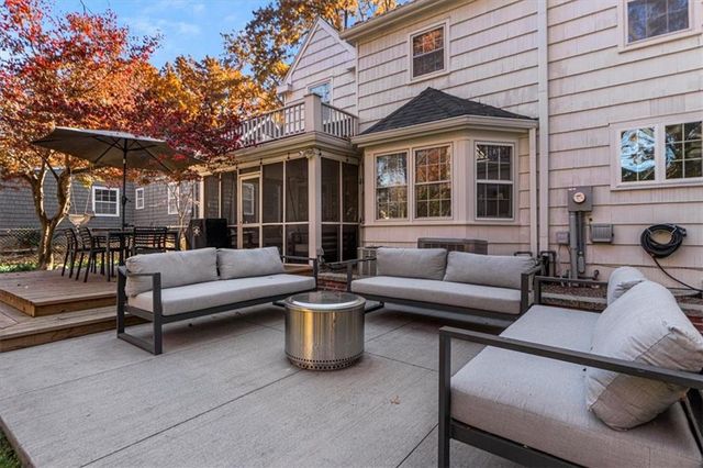 2902 W 71st Terrace, Prairie Village, KS 66208