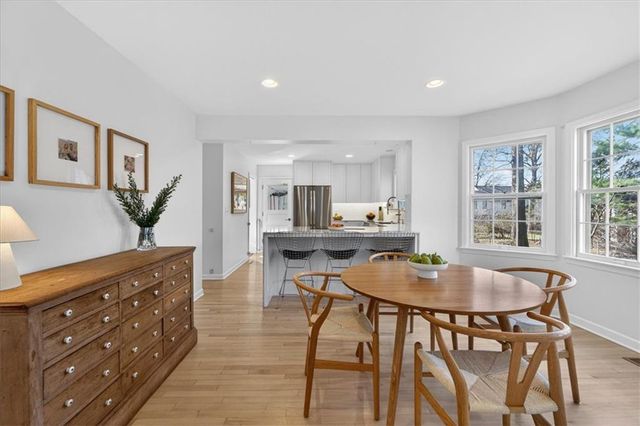 2902 W 71st Terrace, Prairie Village, KS 66208