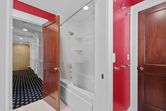 5386 Club Drive, Westerville, OH 43082