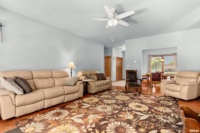 131 TEEL Lane, Washington, IL 61571